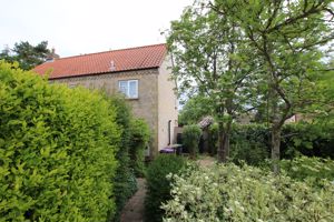 Side elevation- click for photo gallery